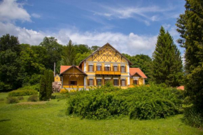 Hotels in Almamellék
